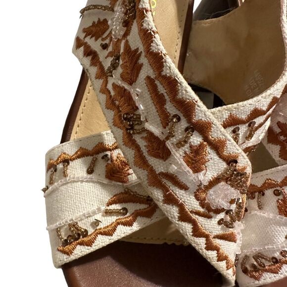 Versona Embroidered and Beaded Platform Sandals Size 8 NWOB - Picture 13 of 14